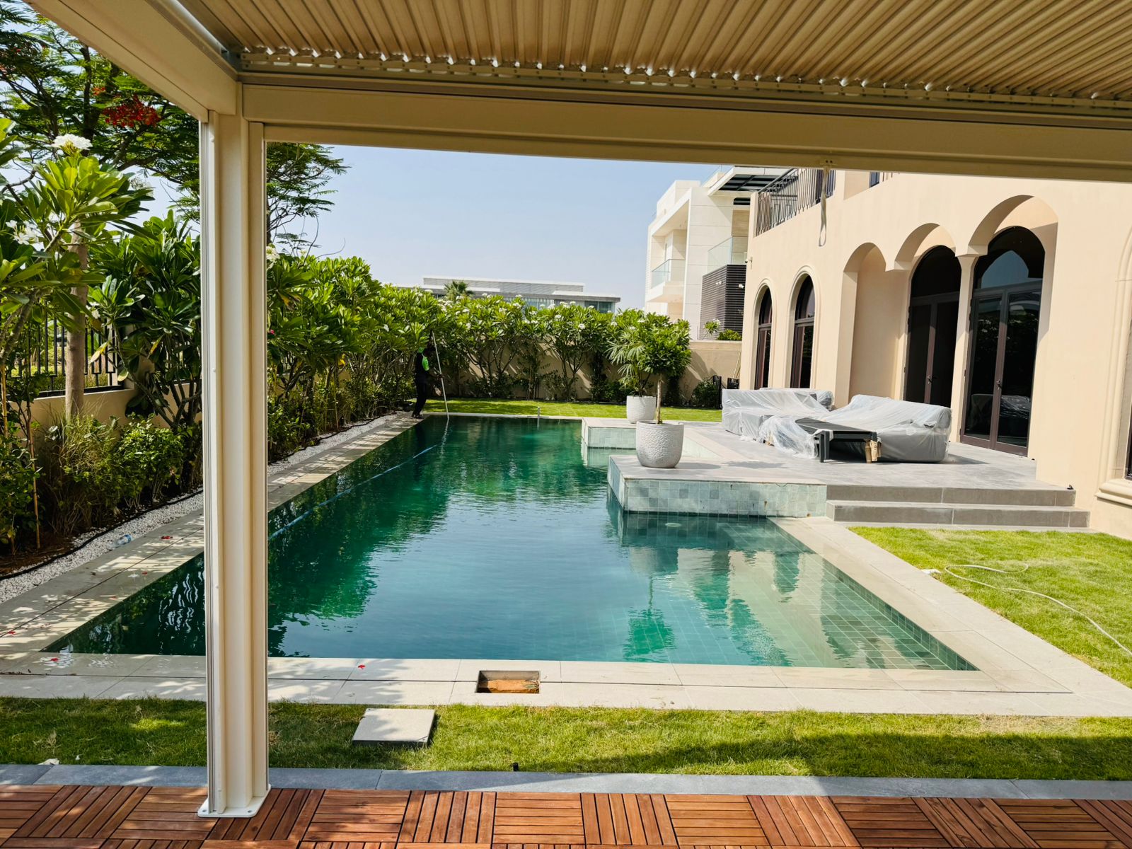 service section image